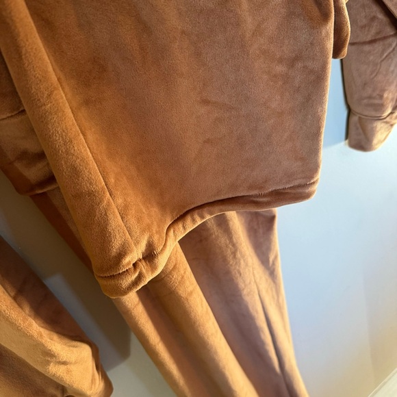 Skims Velour 2-Piece Track Suit Wide Leg - Picture 4 of 16